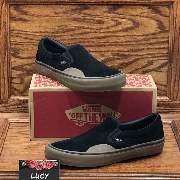 vans slip on black gum